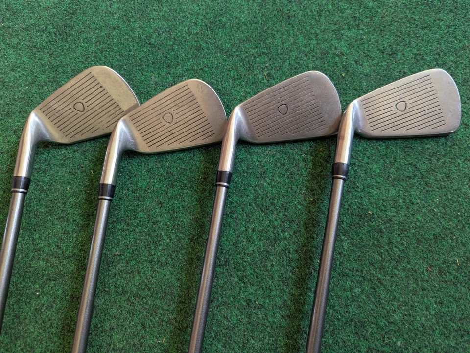 Juego de equilibrio cúbico VCE tamaño mega 6-8-9-AW hierro/club de golf varilla de grafito R-H Foto 2 de 4