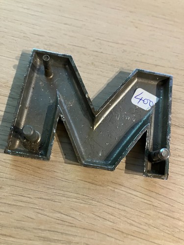 Austin Anglia Viva original metal script car badge chrome - various choose from - Picture 97 of 157