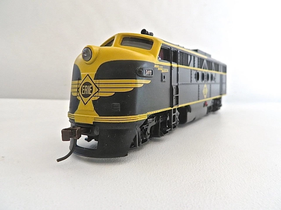HO Bachmann 60135 ERIE FT Powered Diesel with DCC Brand New - Image 3 of 4