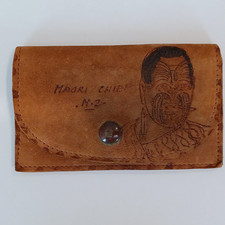 PORTE MONNAIE SOUVENIR EN CUIR NOUVELLE ZELANDE - CHEF MAORI