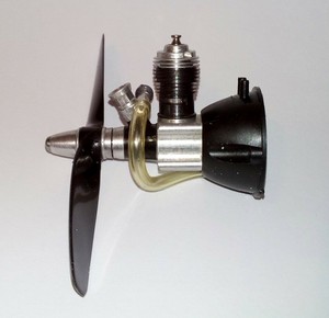 cox tee dee 010 model airplane engine