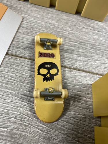 Fingerboard Ramps (Spin Master) Lot 14 Ramps PCs Plus Wheels - Picture 14 of 19
