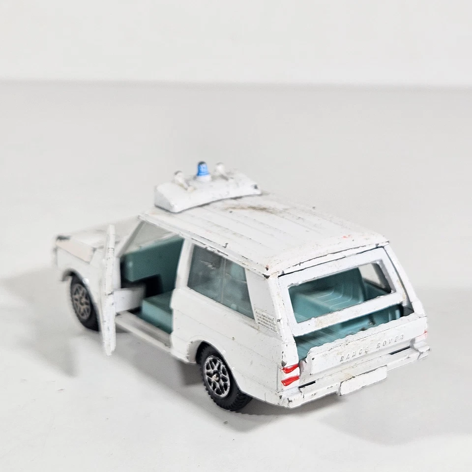 Ambulancia Dinky Toys 268 Range Rover Vintage Diecast Modelo Blanco Años 70 Sin Caja. Foto 3 de 4