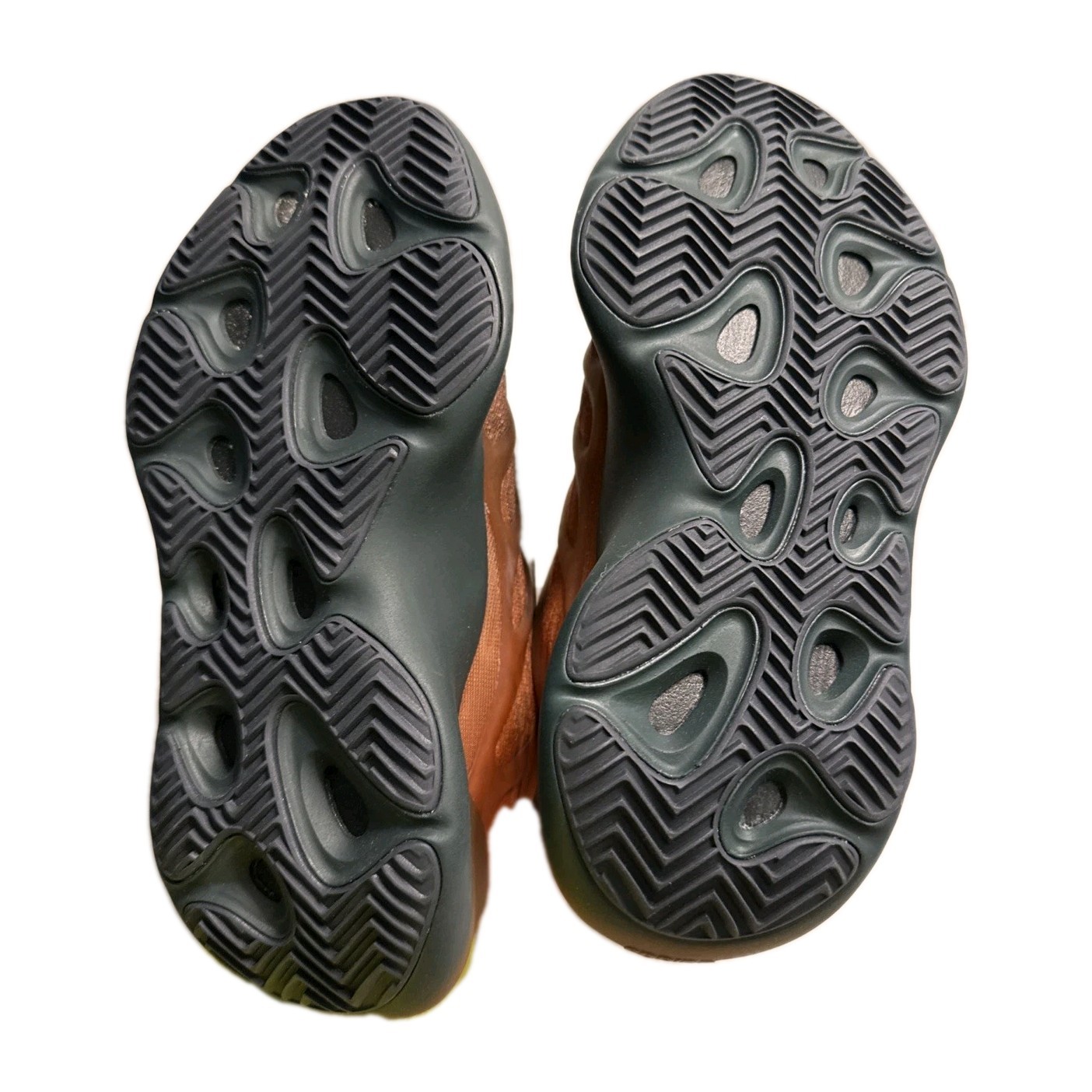 Adidas Yeezy 700 V3 GY4109 Copper Fade Men's Size 4.5 NEW IN BOX Athletic Trendy thumbnail 8