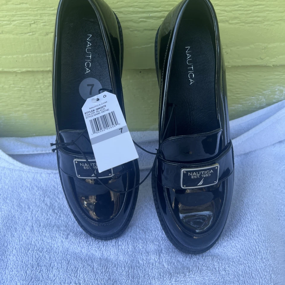 Mocasines de tacón sin cordones Nautica Preppy zapatos de charol negro Y2K clásicos talla 7 Foto 4 de 4