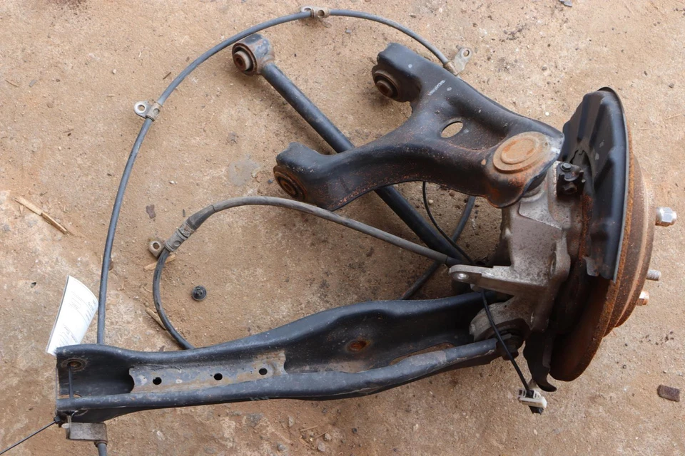 Acura MDX 2014-2016 AWD eje trasero derecho nudillo rueda buje con brazos de control OEM Foto 3 de 4