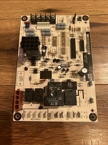 YORK COLEMAN LUXAIRE 1162-202 879598 Furnace Circuit Board 1162-83-202