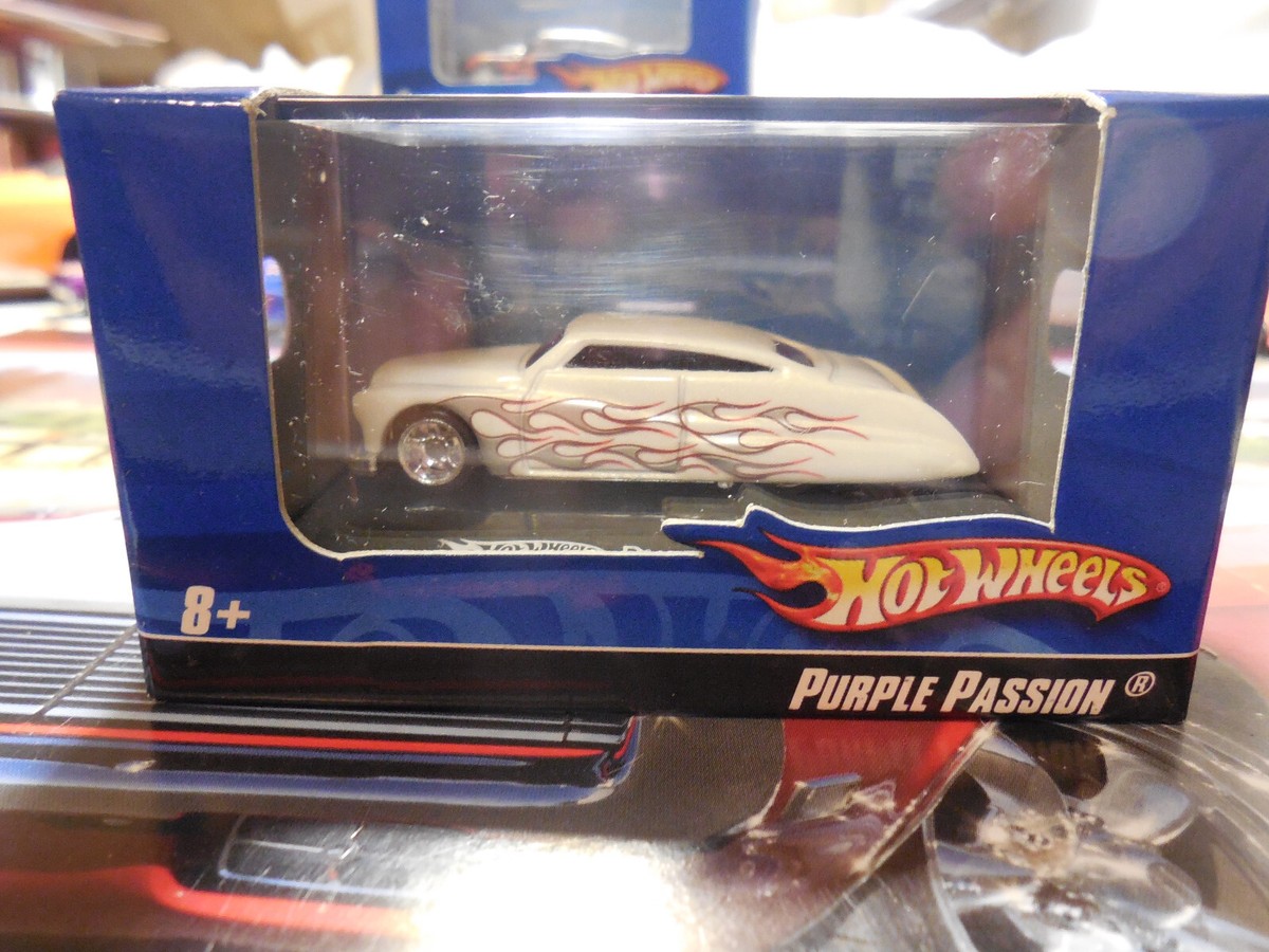 2007 Hot Wheels Purple Passion PEARL WHITE Flames 1:87 HO scale