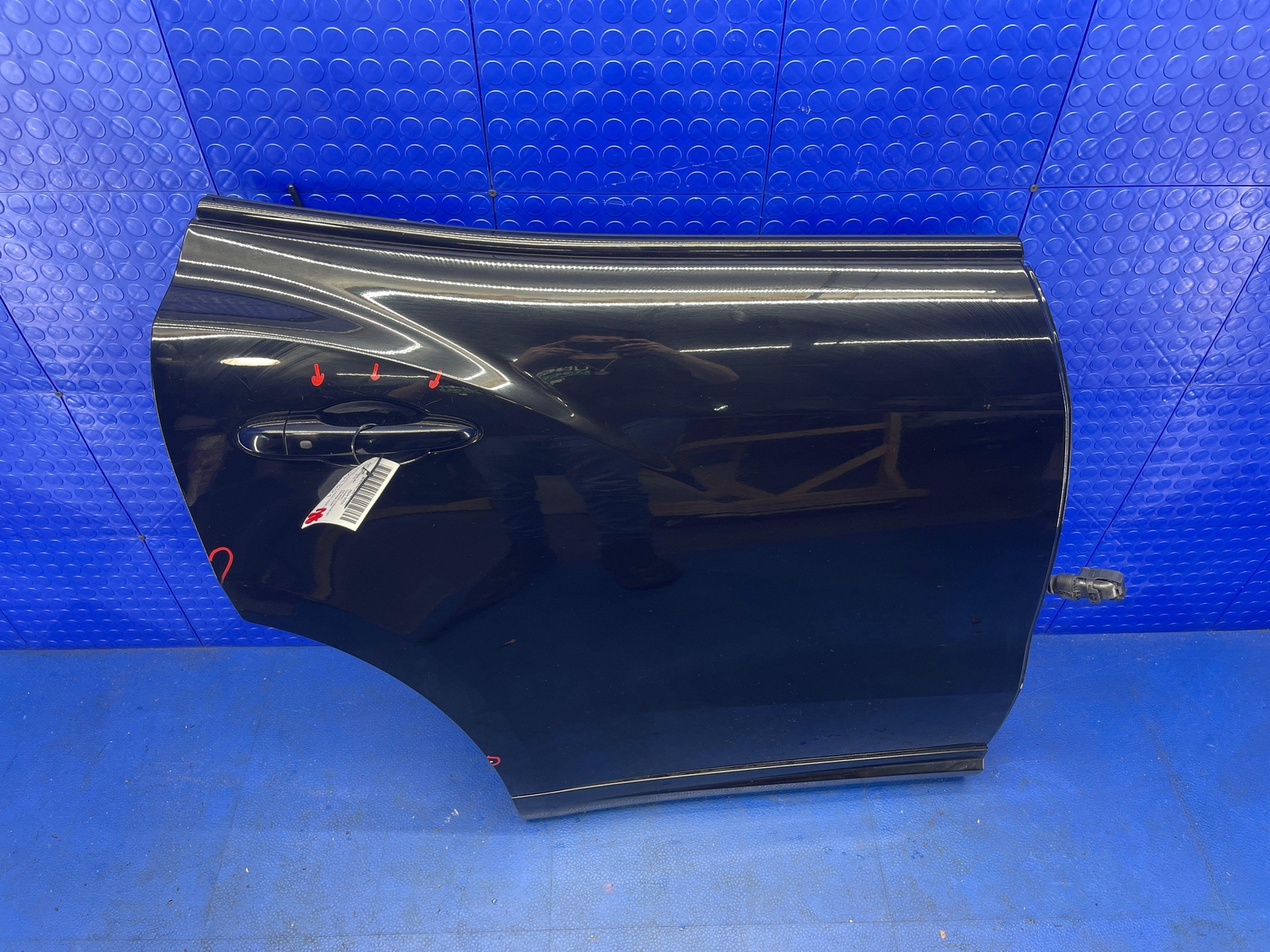 2017-2022 MASERATI LEVANTE OEM REAR RIGHT DOOR **NO GLASS** NERO (820)
