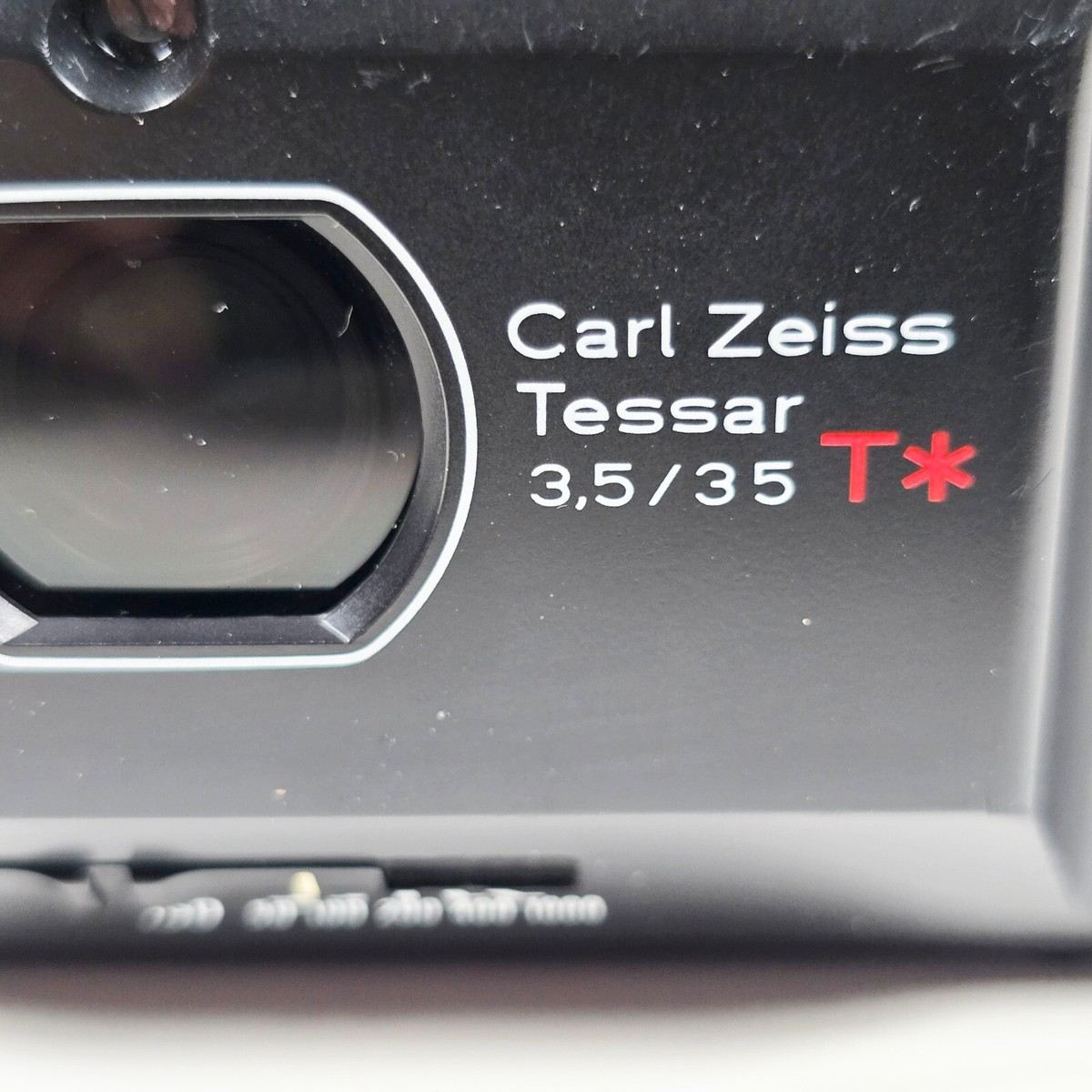 Kyocera Yashica T AF Carl Zeiss Tessar 35mm f 3.5 Point Shoot
