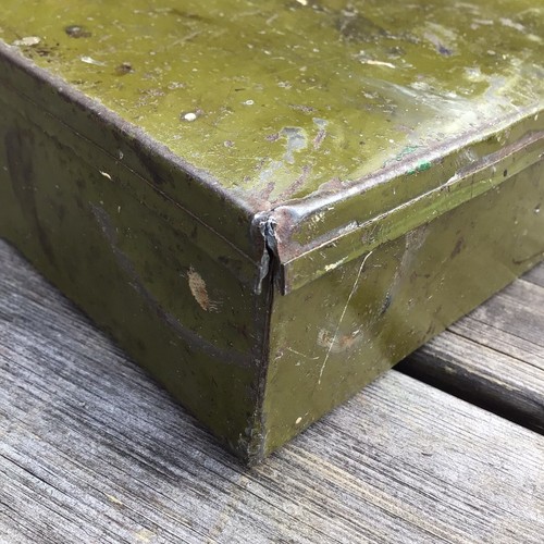 Vintage Moss Green 9 Section Metal Storage Fishing Tackle Box Fold Over Catch - Picture 6 of 12