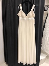 Vestido Fiesta Ugo Zaldi. Talla 42 Precio tienda 750€ Liquidación Por cierre