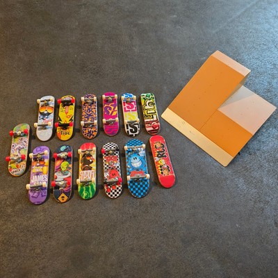 Tech Deck Fingerboard Lot of 15 Tony Hawk Ramp – World Industries Flip  Alien - Main Image