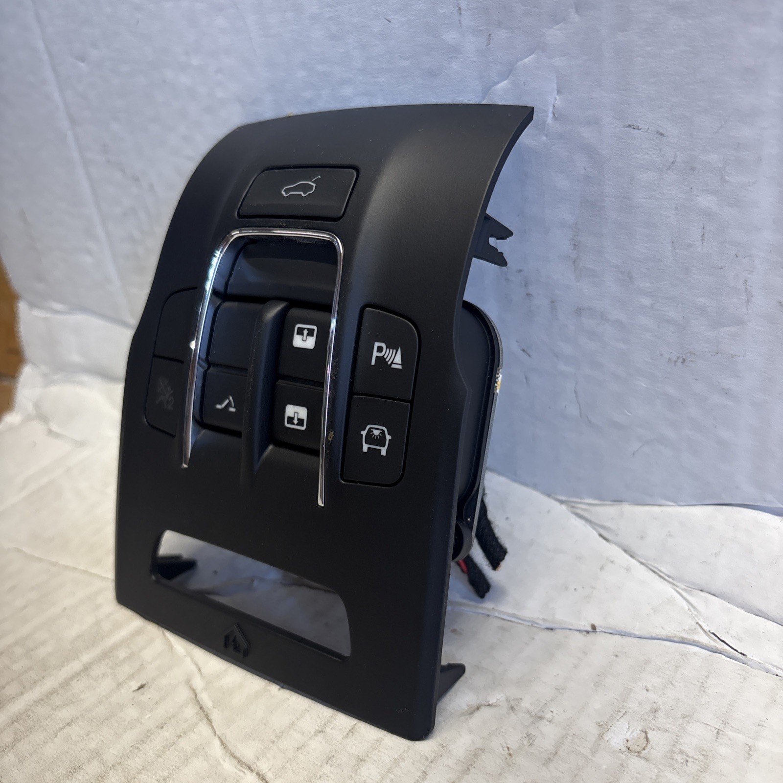 14-20 Maserati Ghibli sunroof parking sensor trunk release control panel 0892805