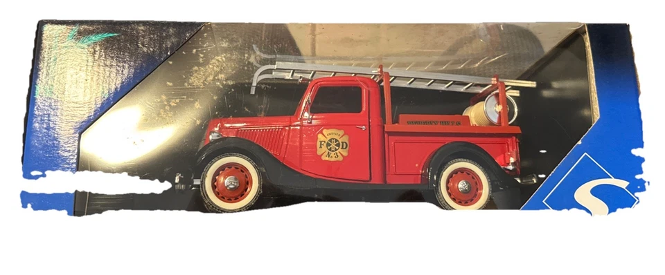 Solido Prestige Ford Pompier 8026 die-cast Fire Truck Made In France - Image 2 of 4