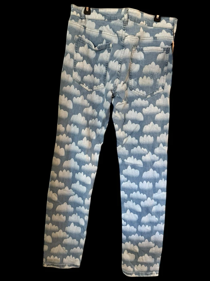 Pantalones de mezclilla desgastados con estampado de nubes para hombre talla 34 azul blanco cielo nuevos con etiquetas Foto 2 de 4