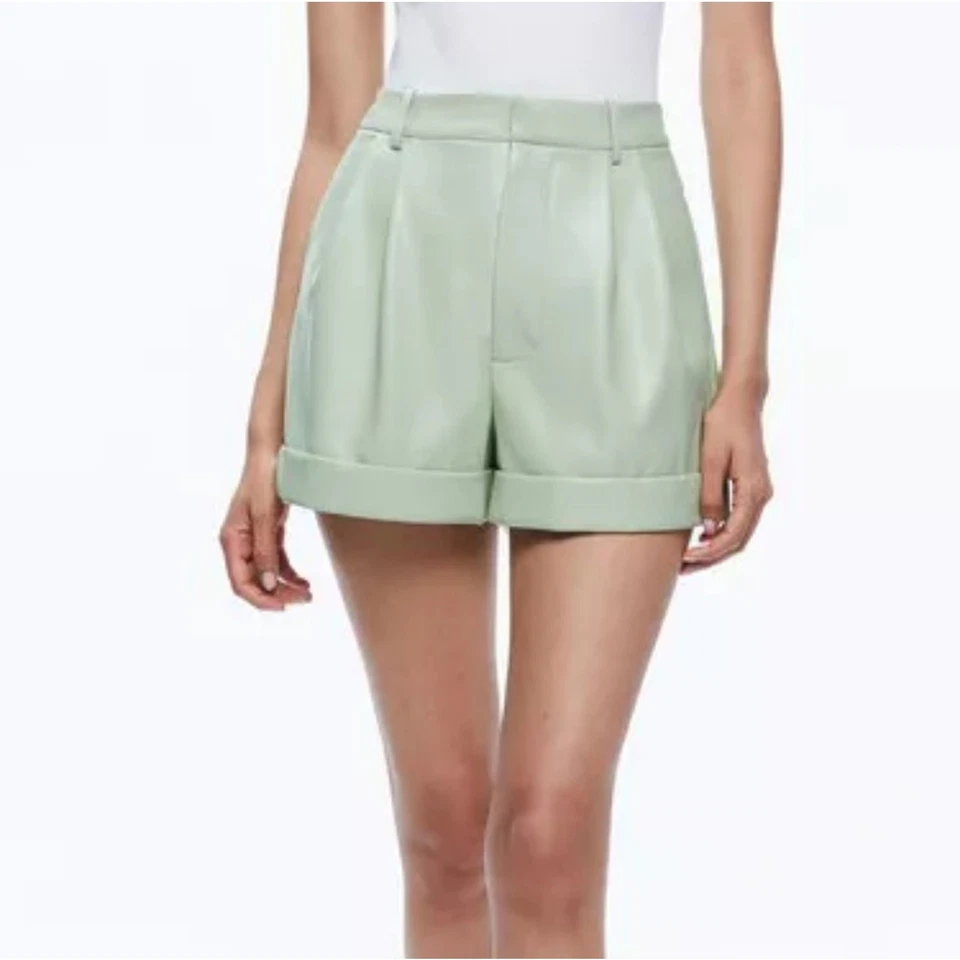 Alice + Olivia Conry 皮革打褶短裤鼠尾草绿色袖口尺寸 US 12 全新 — 第 2/4 张图片