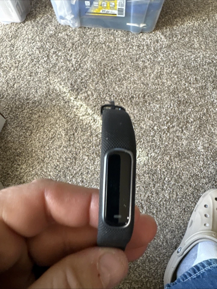 Garmin Vivosmart 4 Fitness y Frecuencia Cardíaca Rastreador de Actividad Gris (S-M) Sin Cargador Foto 2 de 4