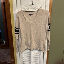 American Eagle Women  s V Neck Sweater Size S