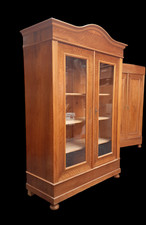 Alter Holzschrank, Bücherschrank, Vitrine