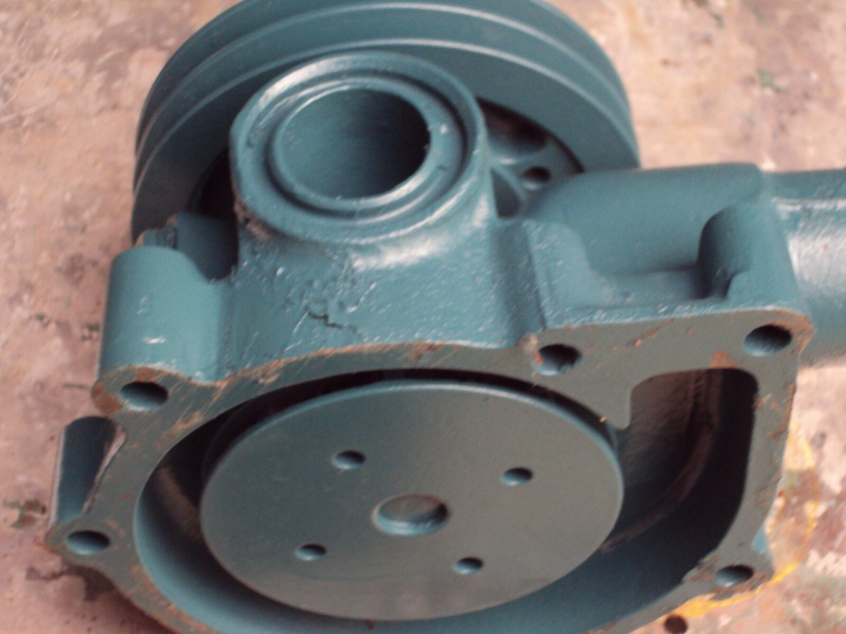 Volvo Pent Cooling Water Pump AD31A,B AD41A,B,D Part Volvo Pent Cooling Water Pump AD31A,B AD41A,B,D Part