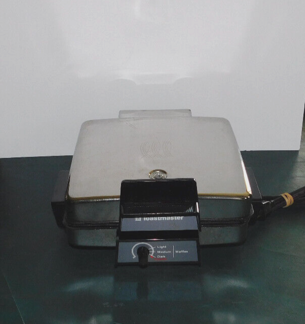 Vintage Toastmaster Pizzelle International Dessert and Waffle Baker 290