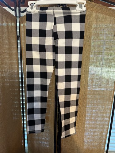 NEW Cat & Jack Plaid Checkered Leggings Black / White Girls Size 5T - Picture 2 of 3