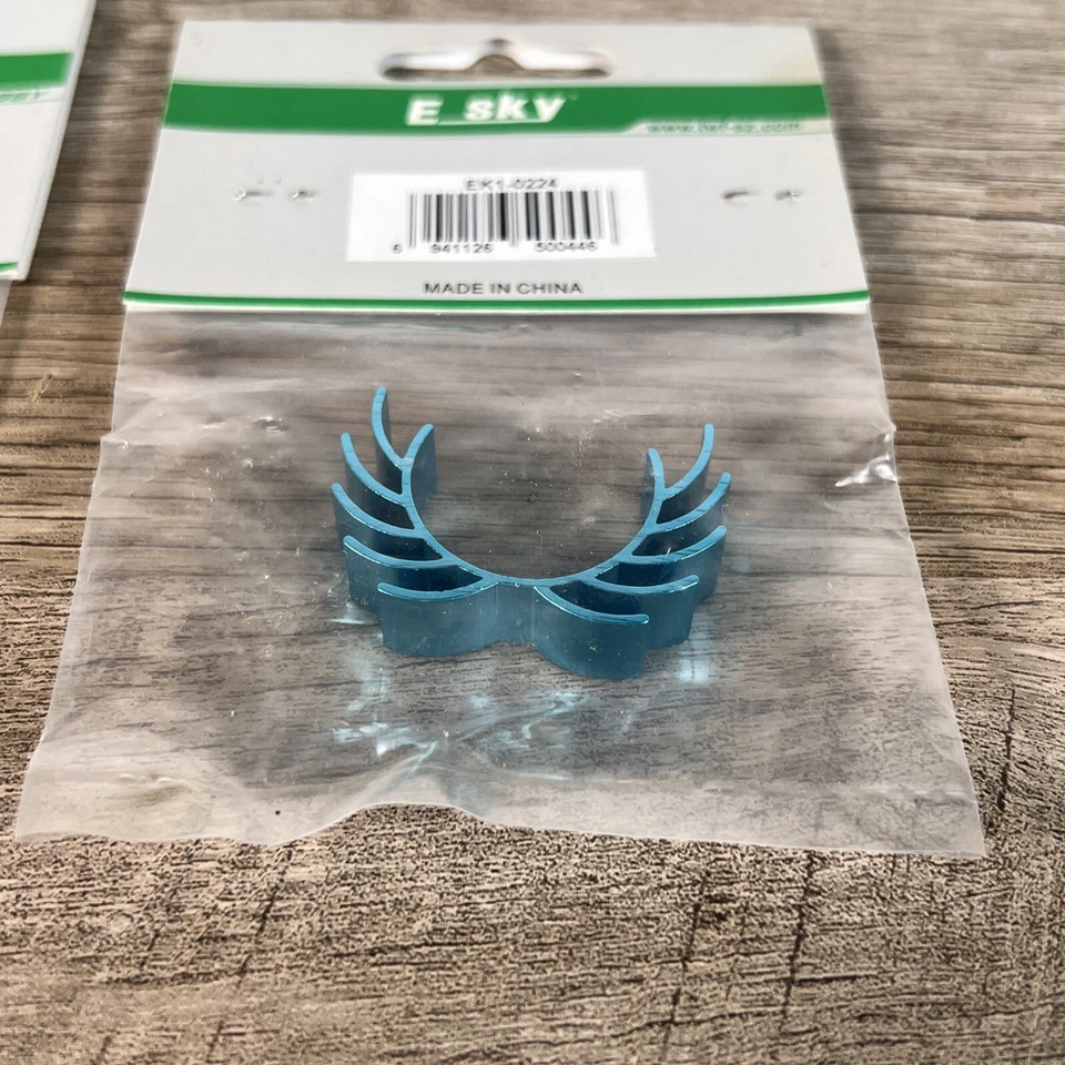 Disipador de calor azul motor principal y trasero E-sky Honey Bee genuino (EK1-0224)(EK1-0223) Foto 3 de 4