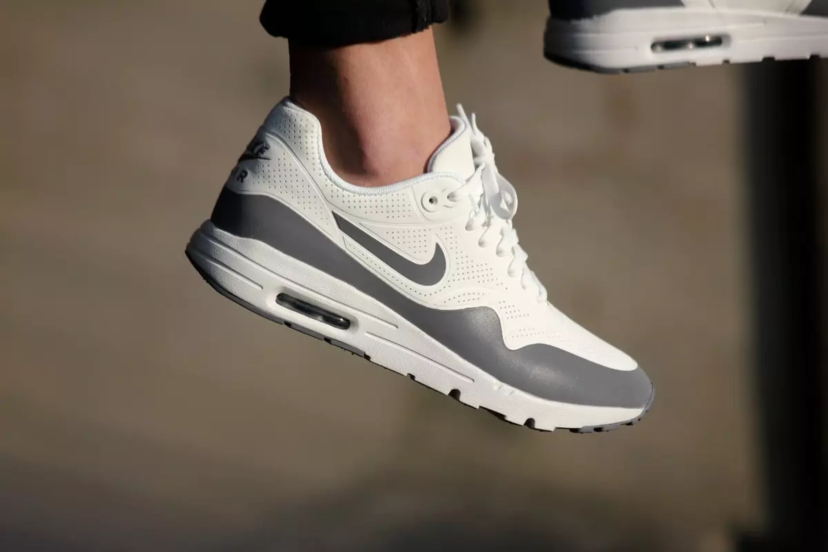 Manieren Compliment passen Nike Air Max 1 Ultra Moire 704995-101 Summit White/ Cool Grey WMN SZ 7.5 |  eBay