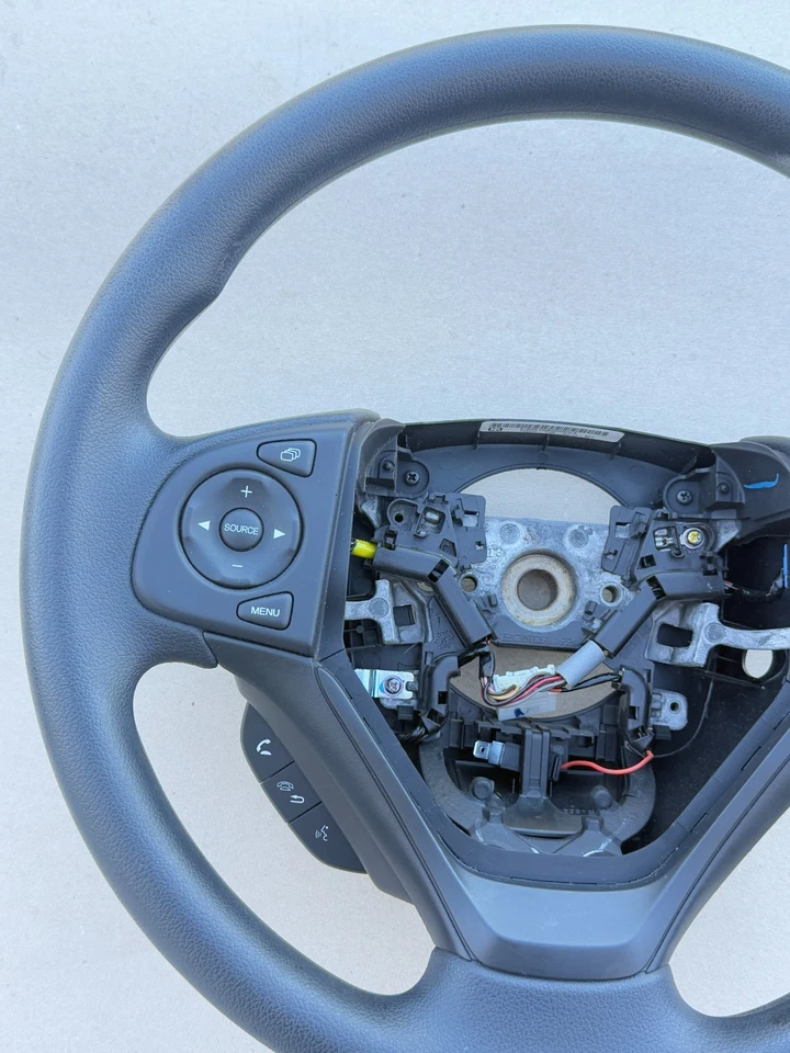 Volante del conductor Honda CR-V 2012-2016 con interruptores de control OEM 78500T0AA210M1 Foto 3 de 4