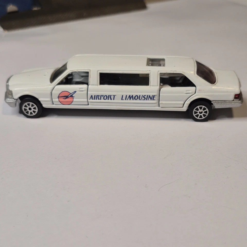 1990 Road Champs аэропорт лимузин Lincoln литой металл 1:64 белый литой - Изображение 2 из 4