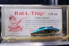 IN CASE- BLUE CHROME Bill Lewis Rat-L-Trap Mini-Trap fishing lure 1/4 OZ