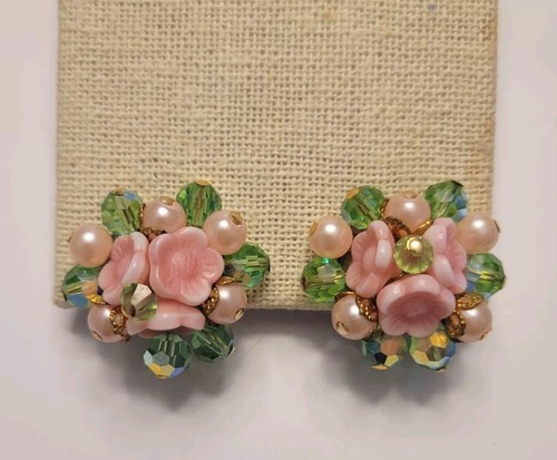Vintage Gold Tone Pastel Art Glass Flower Cluster Clip on Earrings Pink Green - Picture 7 of 7