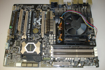 AMD FX-8350 SABERTOOTH 990FX R2.0 16GB付き ASUS SABERTOOTH 990FX R2.0 Motherboard w AM-FX8350, 8 Core + 8 Gig