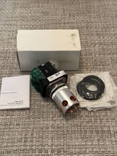 New! Allen Bradley 800TC-QA24AD1 30mm Momentary Push Button Illuminated Amber