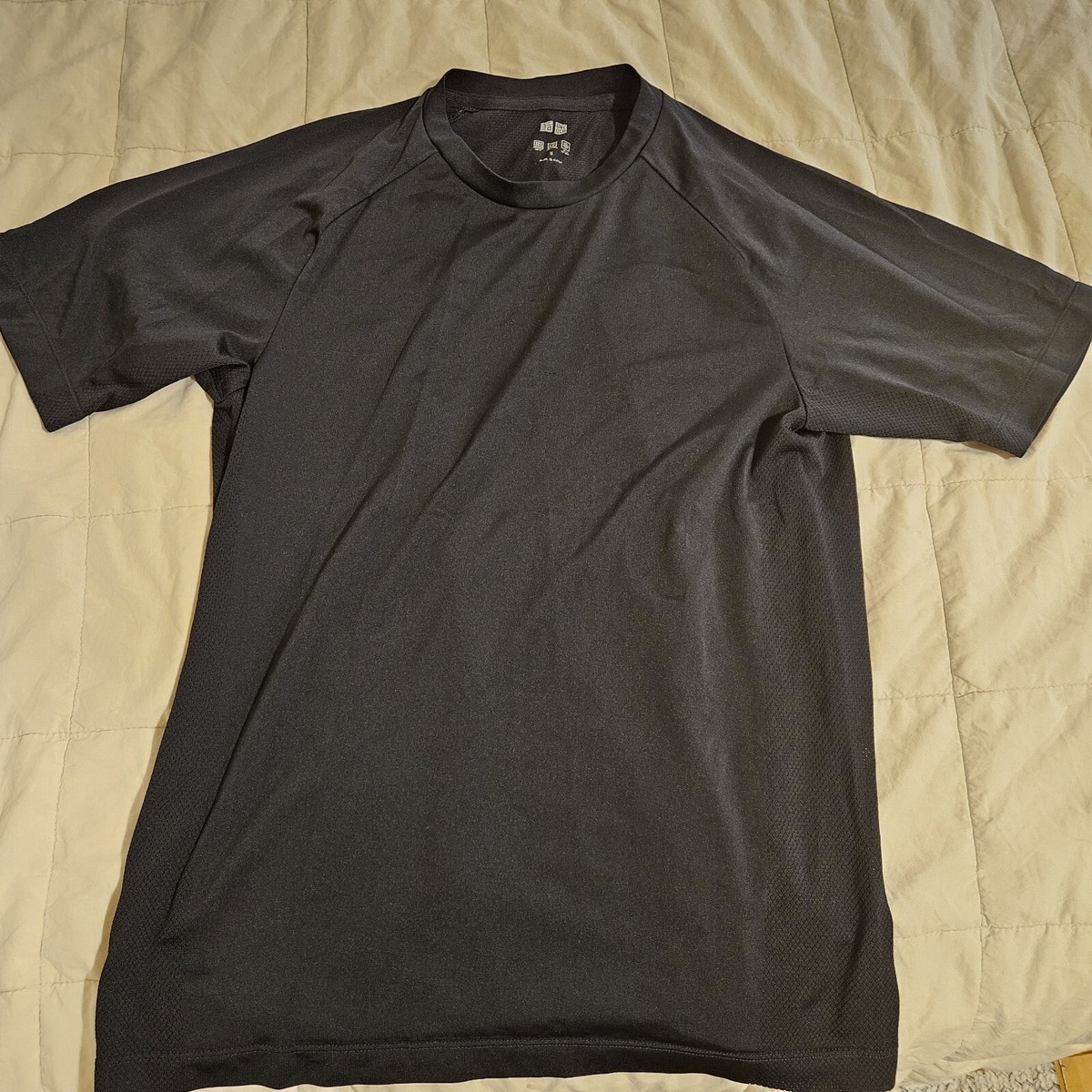 uniqlo running shirts