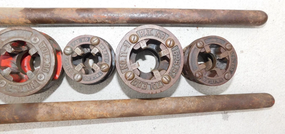 Six Toledo Pipe Threader Dies,  Set w/Two Bars and Heads, 4/66 - Image 3 of 4