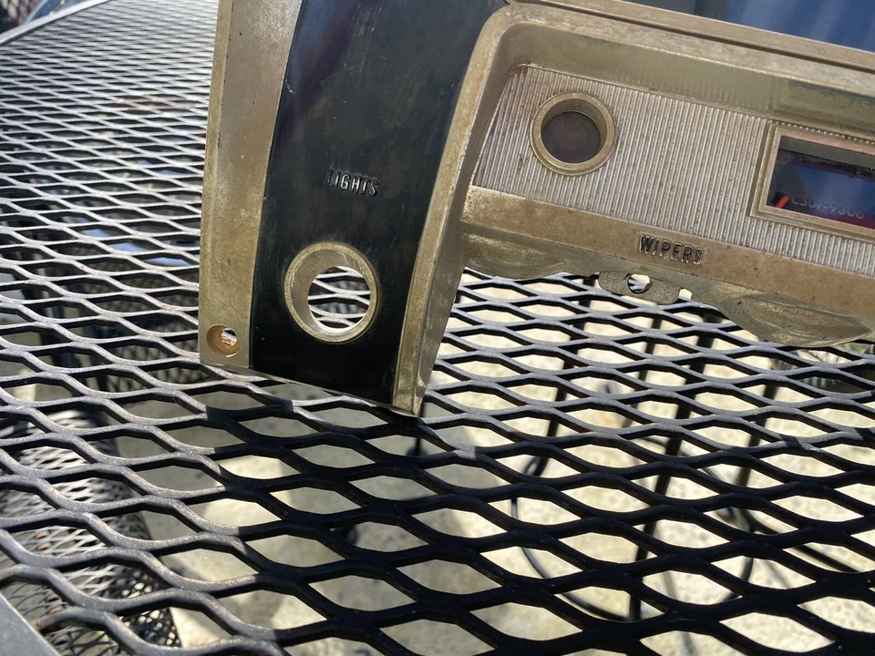 Ford Fairlane 1965 tablero cuadro de instrumentos ajuste velocímetro bisel indicadores Foto 3 de 4