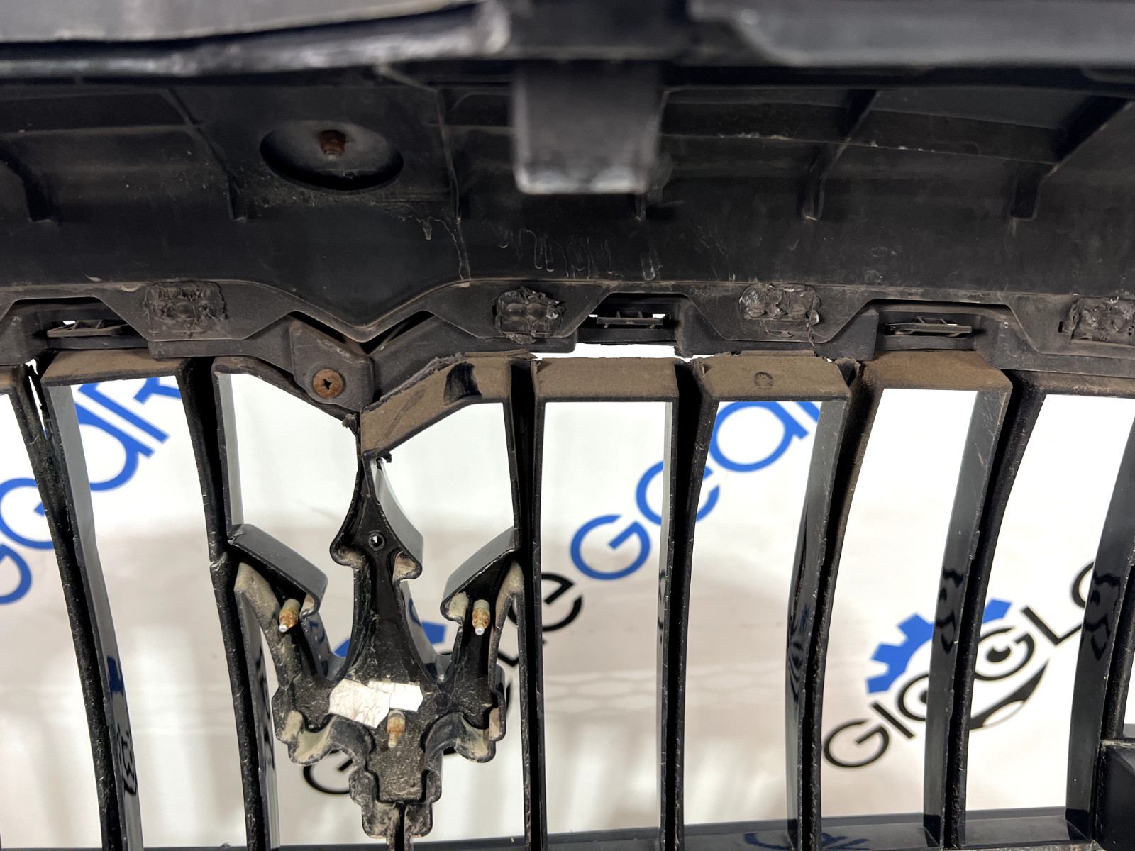 2014-2016 Maserati Quattroporte Front Bumper Cover W/ Grilles & Park Sensors OEM