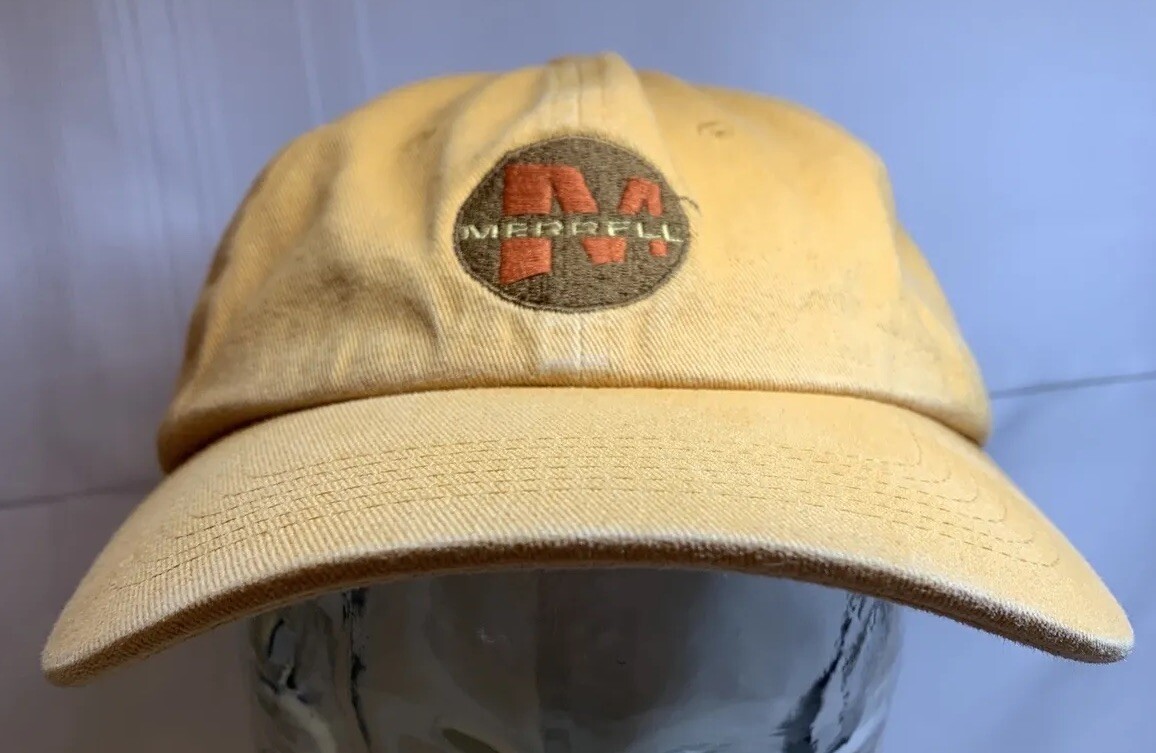 Cappello con strapback regolabile logo ricamato Merrell giallo