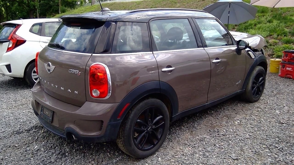 Passenger Right Front Spindle/Knuckle Fits 13-16 COUNTRYMAN 1506682 - Image 3 of 4