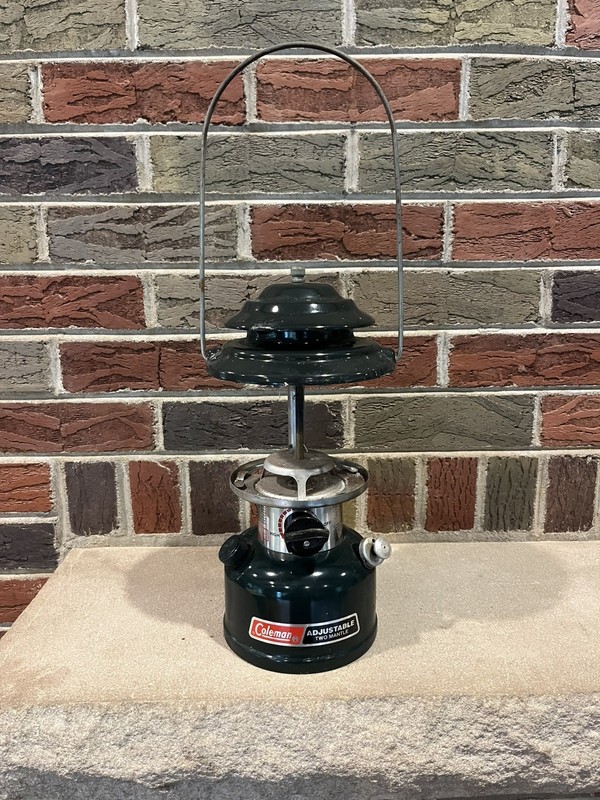 VINTAGE 1992 COLEMAN MODEL 288A TWO MANTLE LANTERN No Glass. 1992