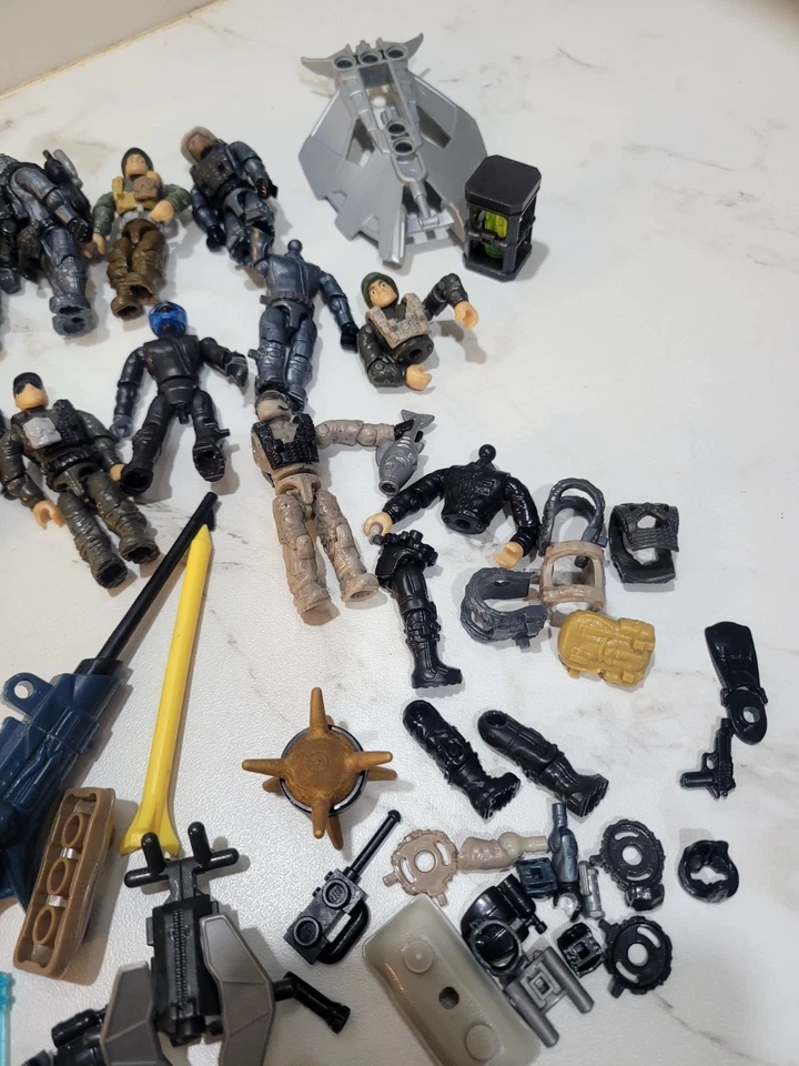 Lote de figuras Mega Construx Call of Duty más accesorios Foto 4 de 4