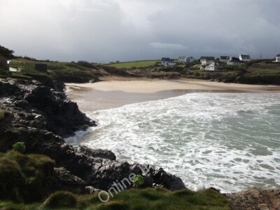 Photo 6x4 Treyarnon beach Porthcothan Easter bank holiday Saturday and no c2010