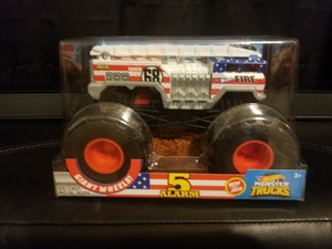 5 ALARM 2019 Hot Wheels Monster Truck Jam 1:24 Fire Engine ...