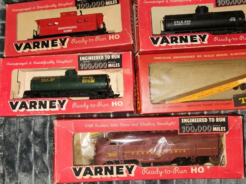 VARNEY HO PR F3 Diesel Pennsylvania 9000 PRR Locomotiv Model Train W/ 4 Cars LOT - Picture 6 of 7