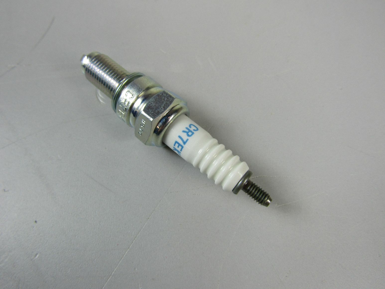 09482-00414-000 Suzuki Plug,sparkcr7ek 0948200414000, New Genuine OEM Part