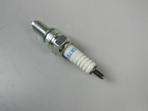 SPARK PLUG (CR7EK)