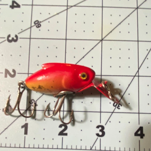 Antique Red/White Fish Crankbait Plastic Lure 2 in 1/4 oz Diving Lip 3 ft 1 Pack