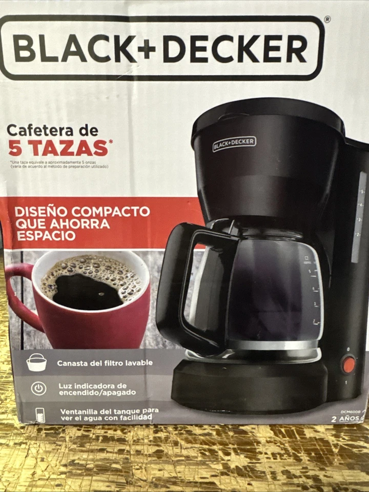 Cafetera BLACK+DECKER 5 tazas negra DCM600B. 🔥DAÑOS MENORES EN CAJA 🔥 Foto 3 de 4